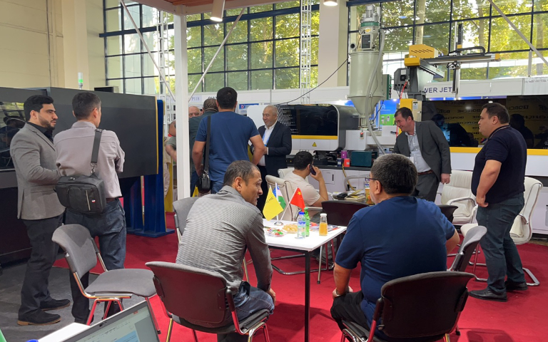 博創全新一代直驅電動注塑機全球巡展，烏茲別克斯坦站